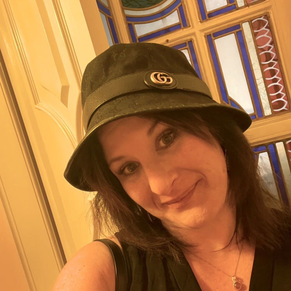 Meet your Posher, Michele